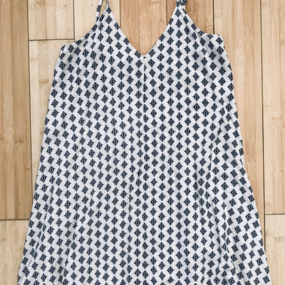 Light Summer Dress - Picture 2 of 2